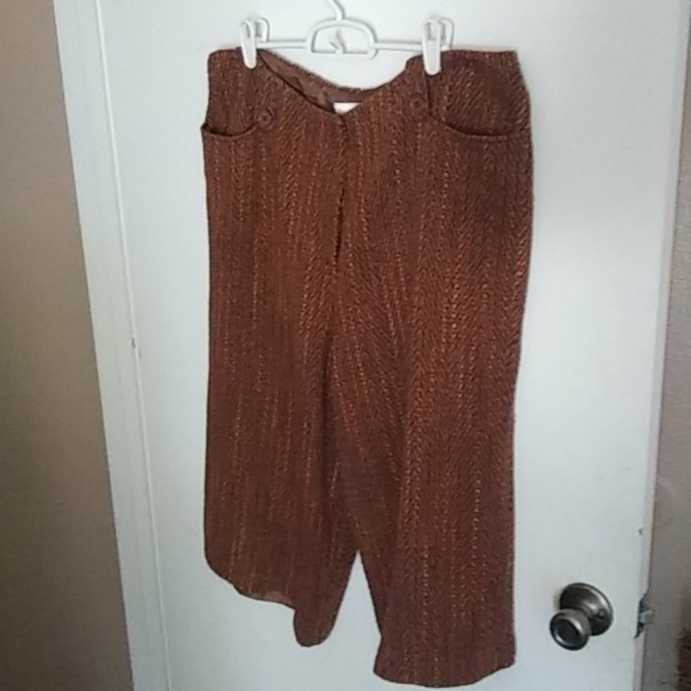 Women's Newport News Cullots Sz 18